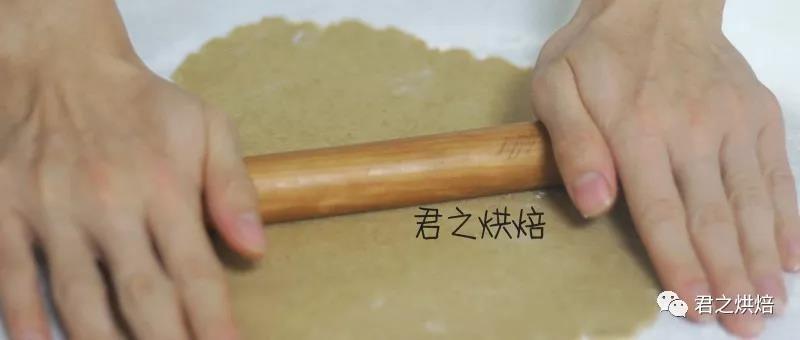 薄薄的，脆脆的，减肥期也能吃的全麦苏打饼干的做法 步骤4