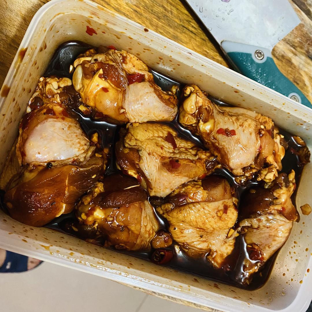 不需要厨艺的减脂餐——电饭煲焖鸡腿的做法 步骤4