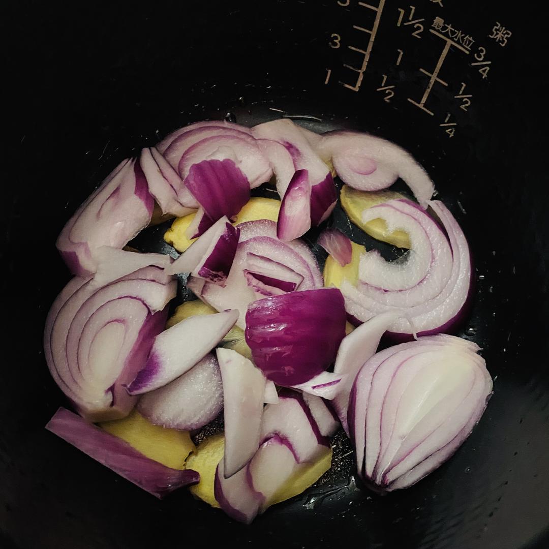 不需要厨艺的减脂餐——电饭煲焖鸡腿的做法 步骤6