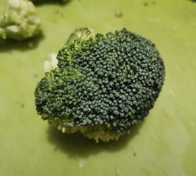 减肥餐～西蓝花炒饭的做法 步骤1