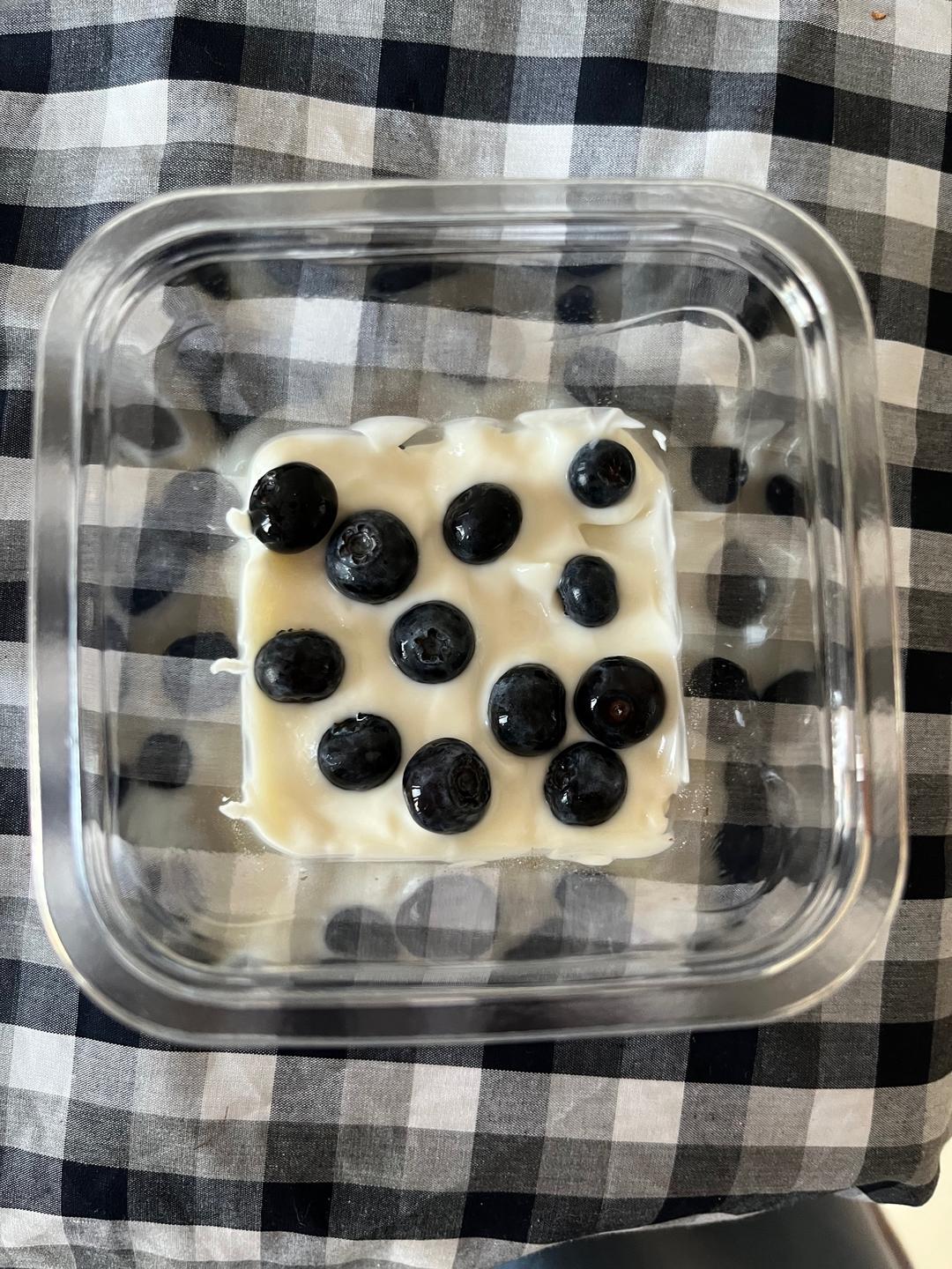 减肥早餐必吃的隔夜燕麦酸奶的做法 步骤3