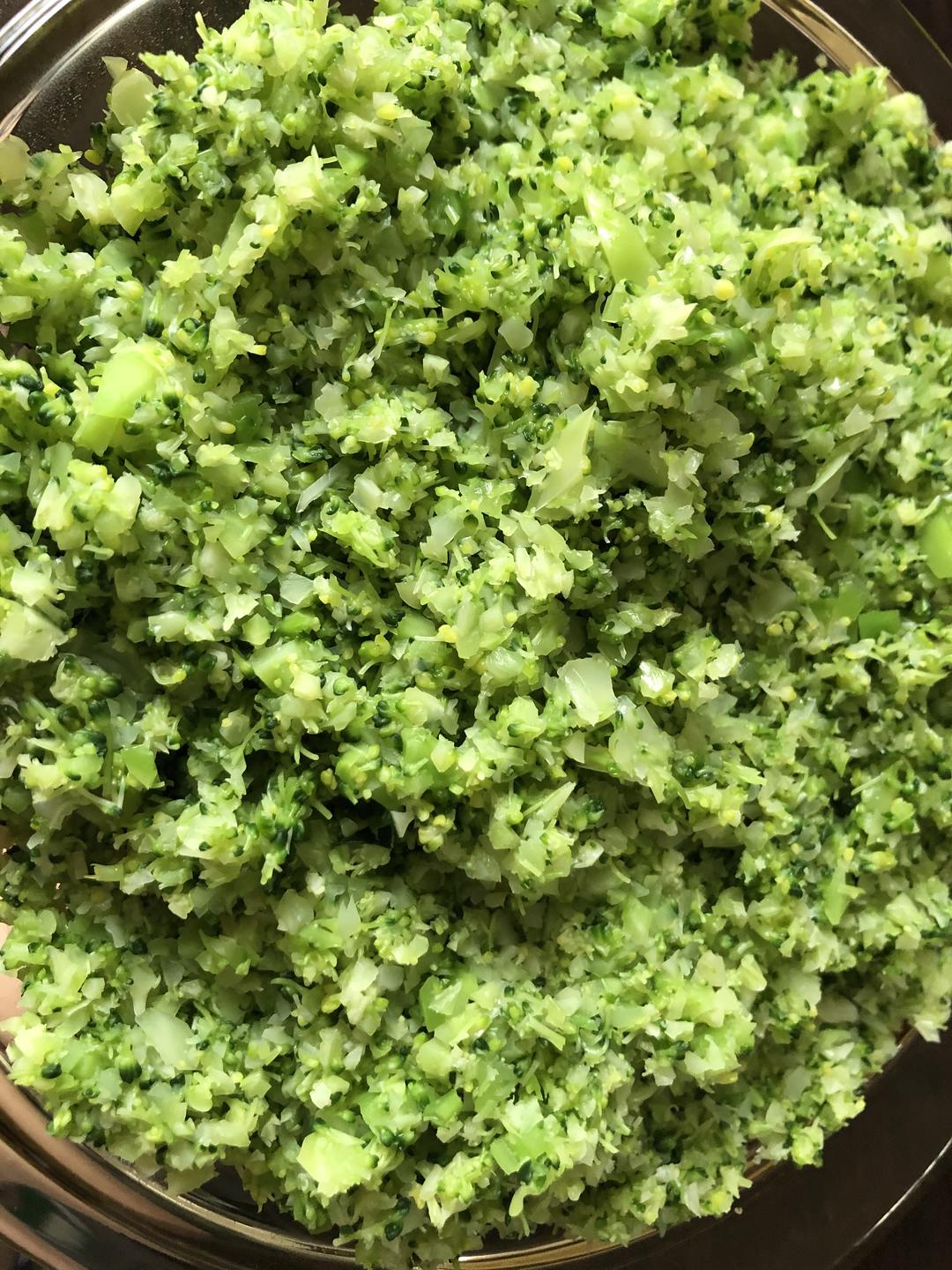 减肥、健身人士吃了狂点赞的蔬菜鸡胸肉饼的做法 步骤4