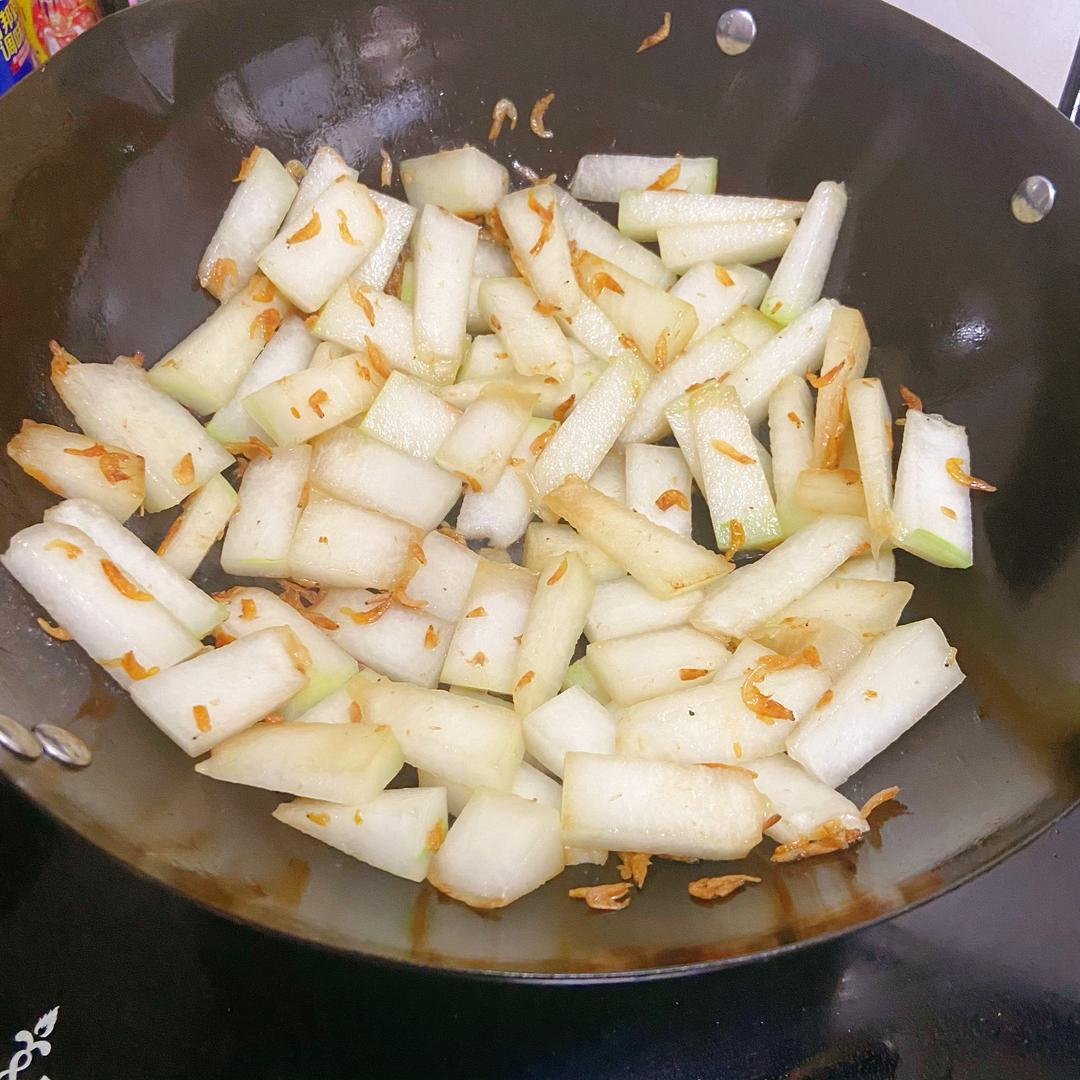 虾皮焖冬瓜 安利给需要减脂的姐妹的做法 步骤2