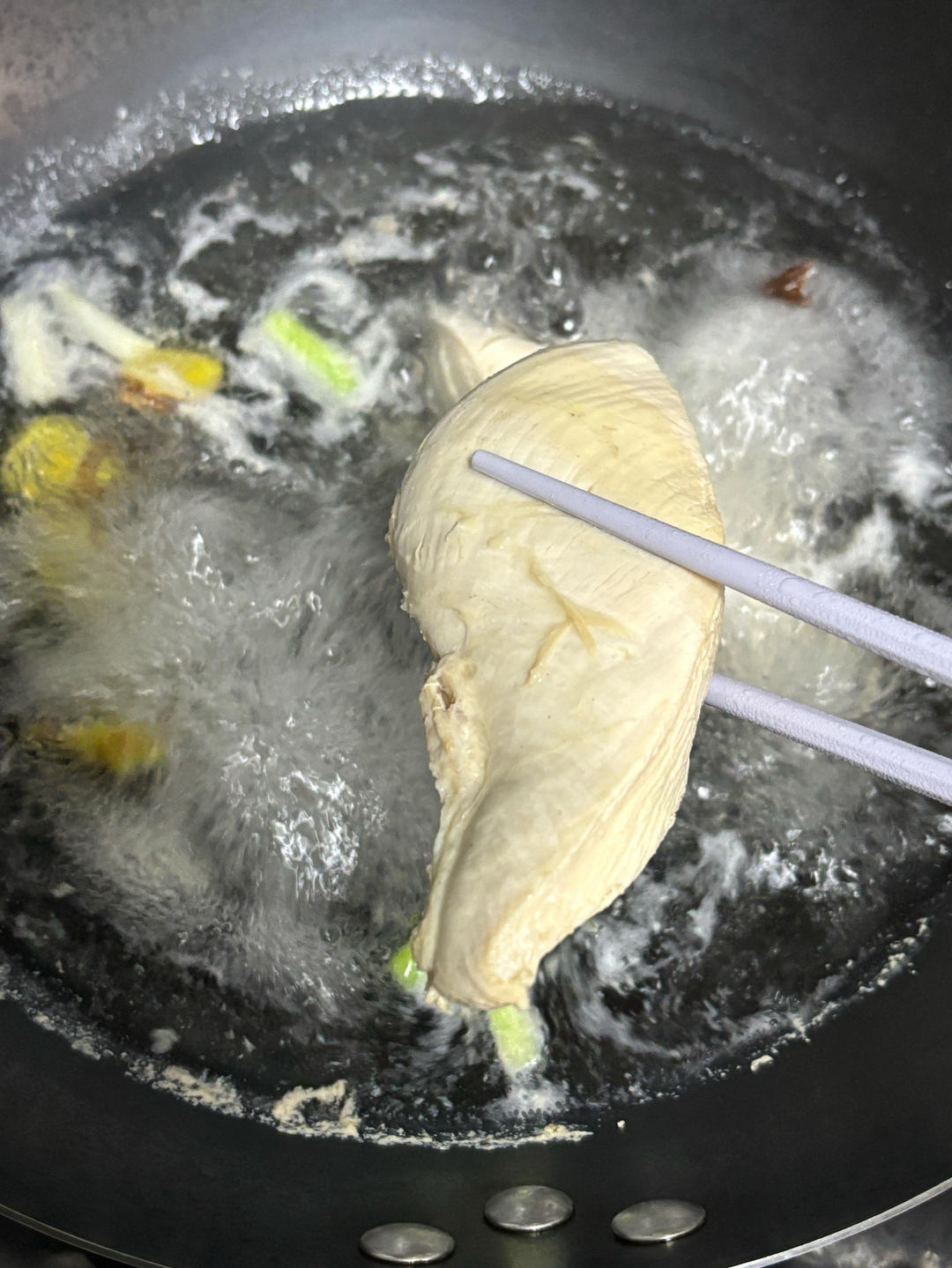 凉拌鸡胸肉丝的做法 步骤2