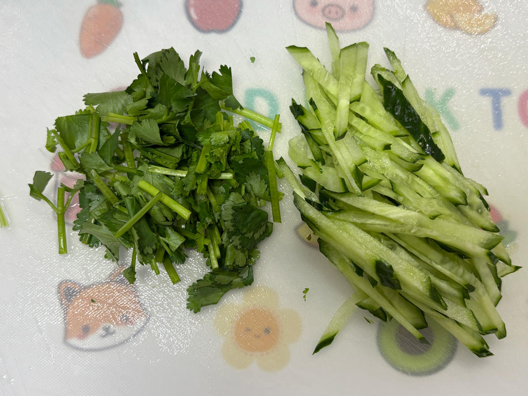 凉拌鸡胸肉丝的做法 步骤8