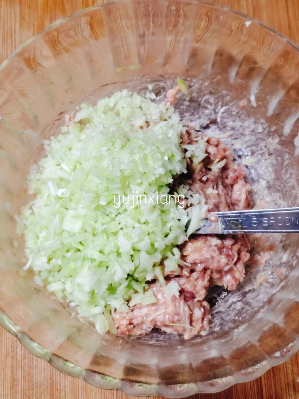 🔥受日本女性喜爱的包菜皮烧卖❗（健康减肥餐❗一吃就上瘾❗）的做法 步骤6