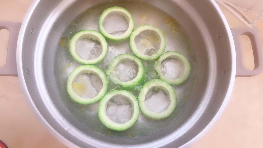 虾仁西葫芦瘦身圈的做法 步骤3