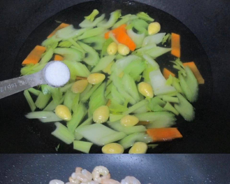 ㊙️巨好吃的西芹炒虾仁，减肥减脂必学菜谱，狂瘦脂必学菜谱，狂瘦！的做法 步骤3