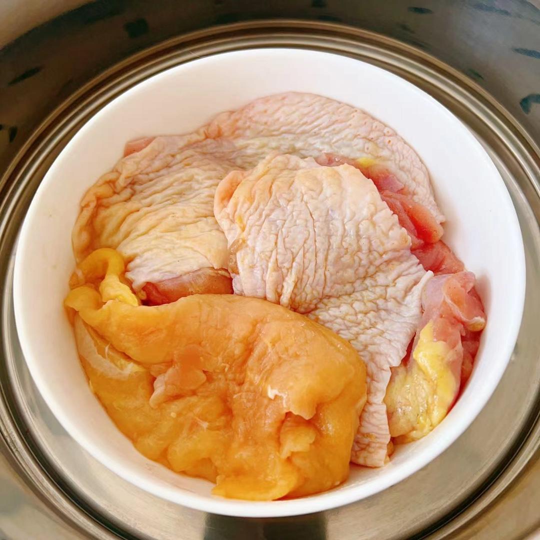 凉拌鸡丝(鸡胸肉+鸡腿肉)高蛋白低脂(瘦身减脂)的做法 步骤1