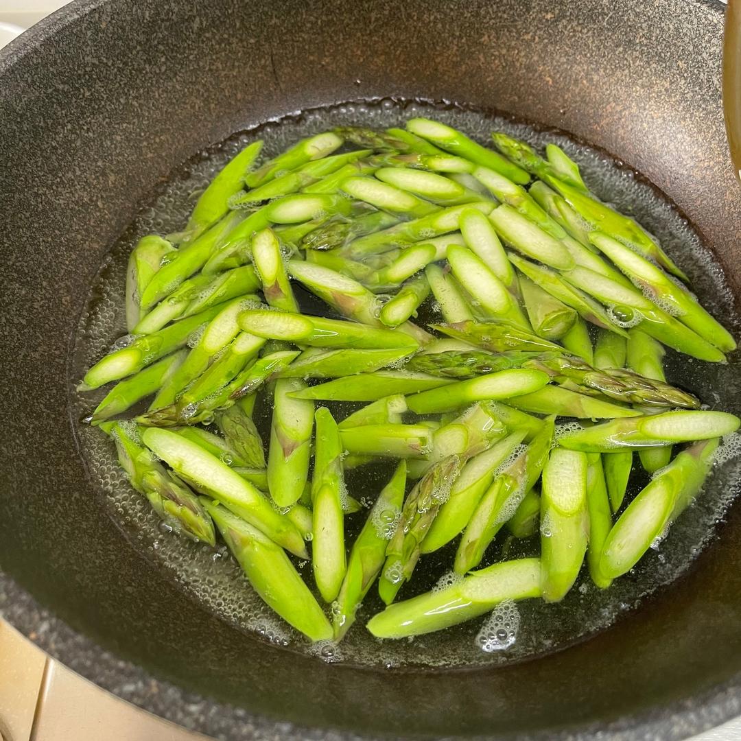 虾仁芦笋（清甜如初夏）的做法 步骤2