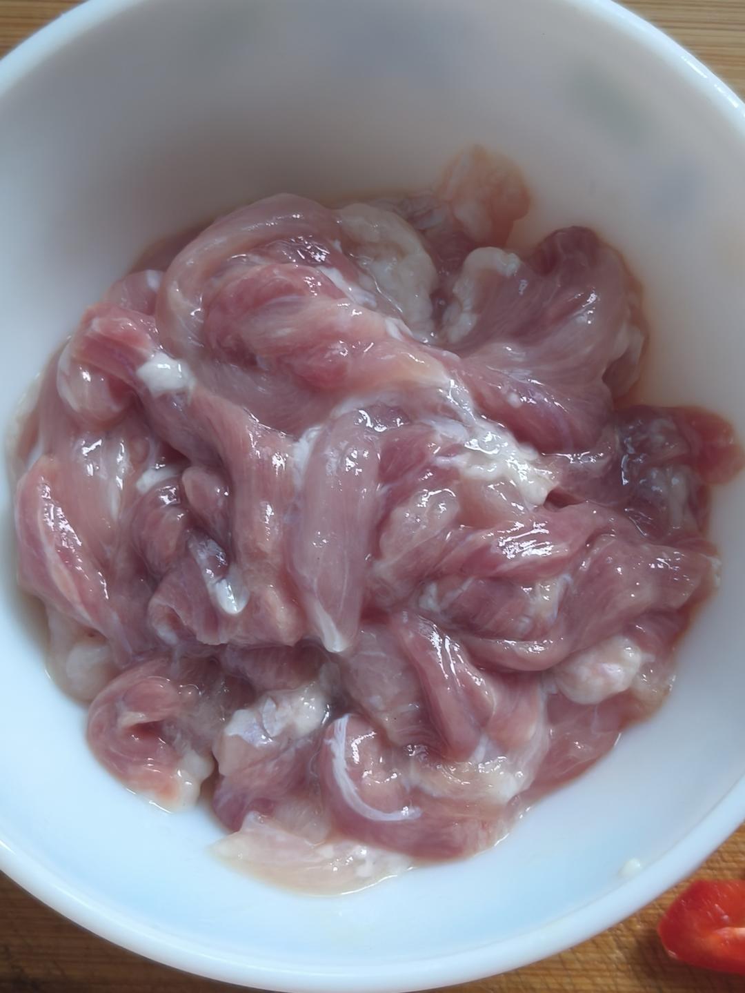 甜椒肉丝(好吃到不像减脂餐)的做法 步骤3