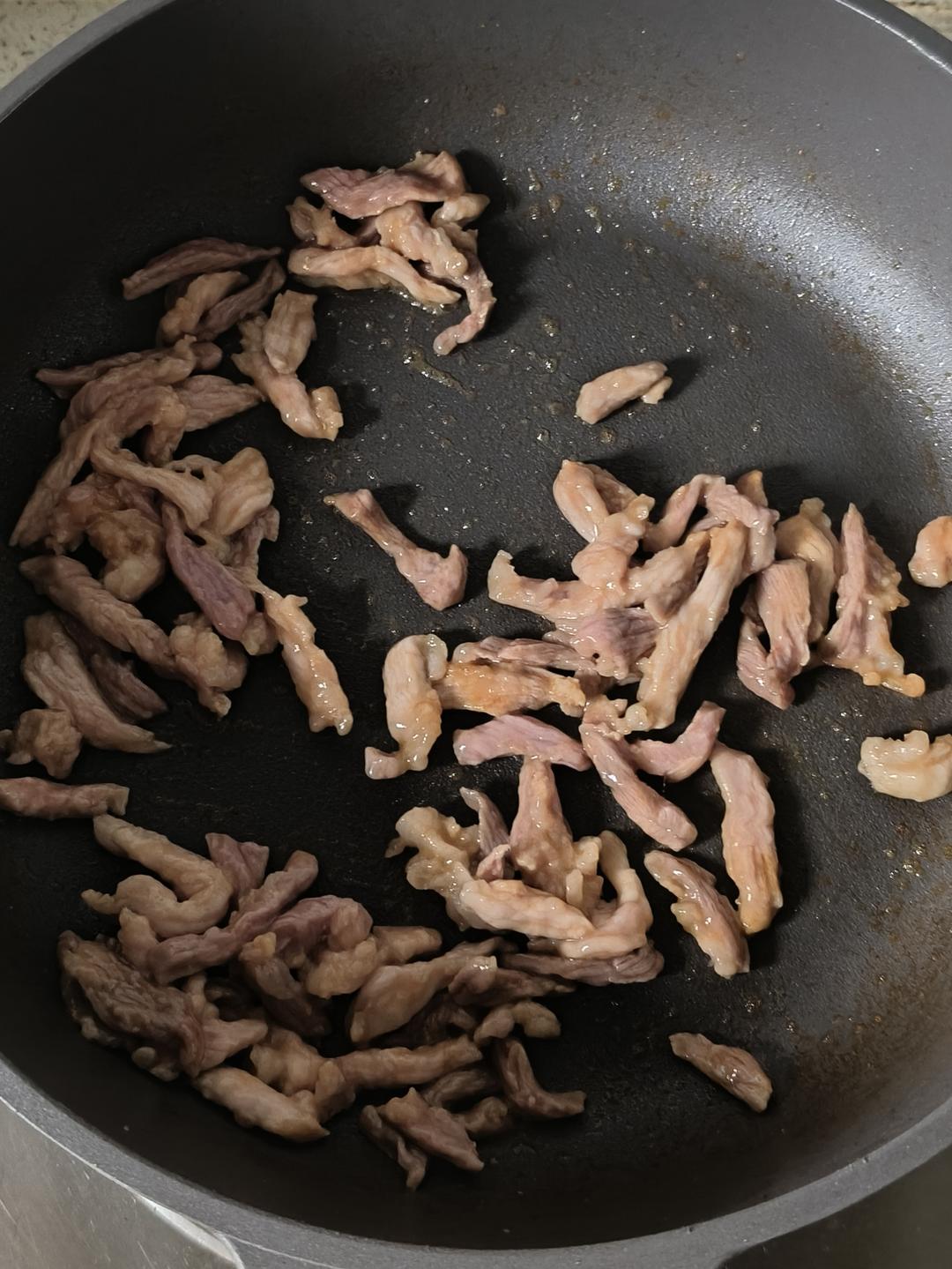 甜椒肉丝(好吃到不像减脂餐)的做法 步骤9