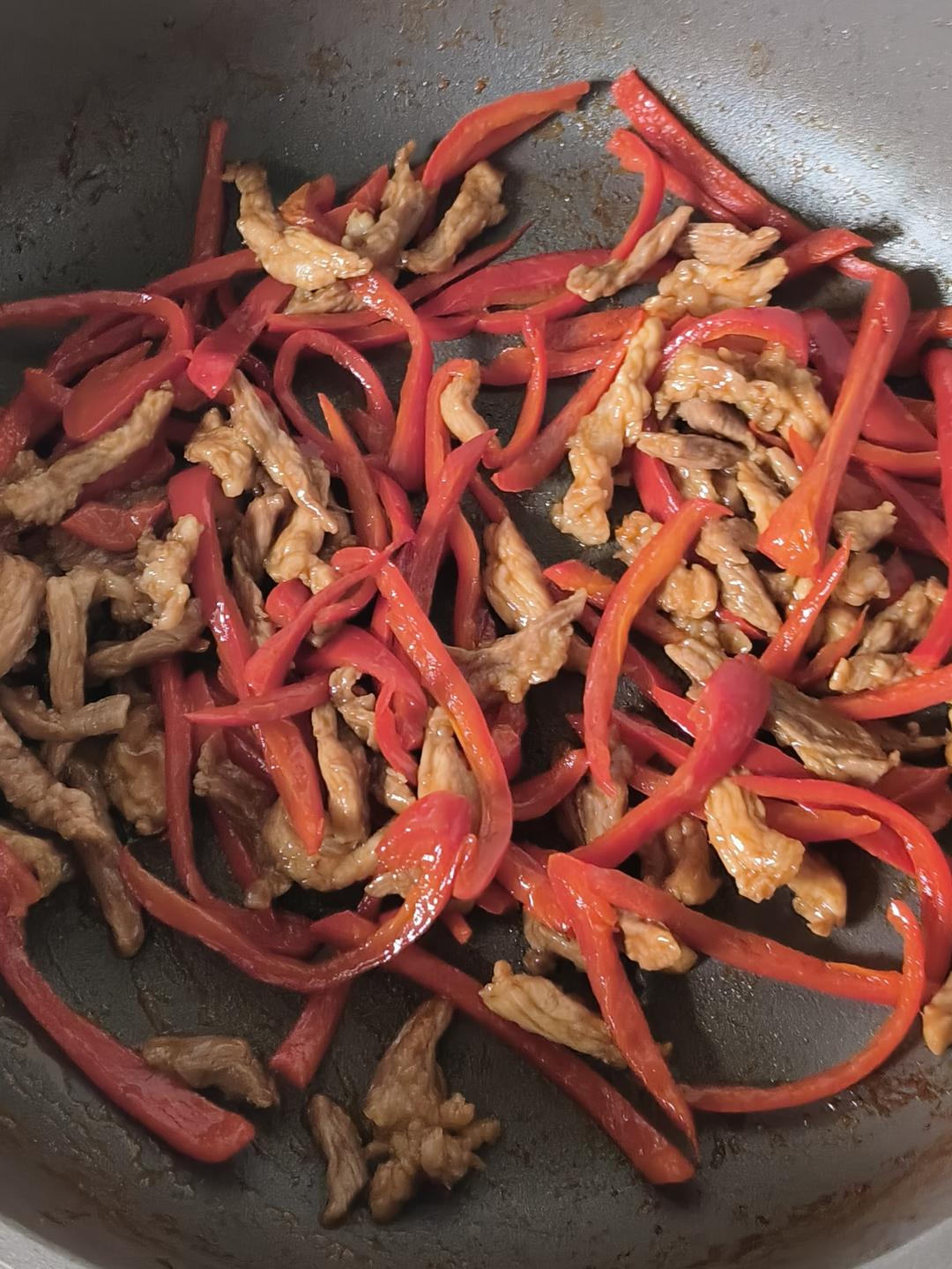 甜椒肉丝(好吃到不像减脂餐)的做法 步骤12