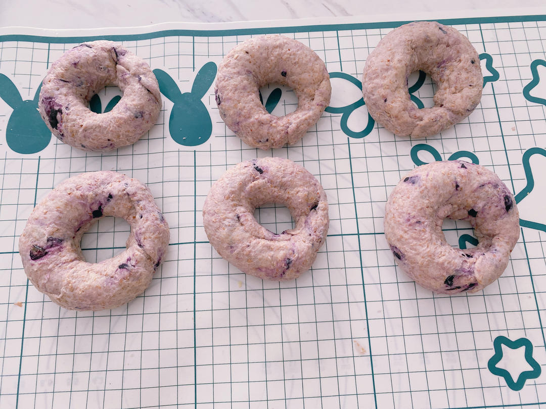 🫐Whole wheat blueberry bagel 🥯全麦蓝莓奶酪贝果🥯低脂低卡🫐减肥减脂早餐面包的做法 步骤15