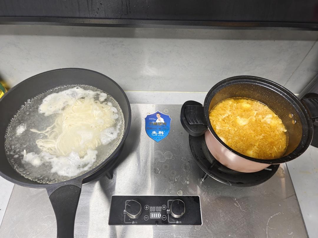 零失败超简单减脂餐黄柿子鸡蛋面的做法 步骤5