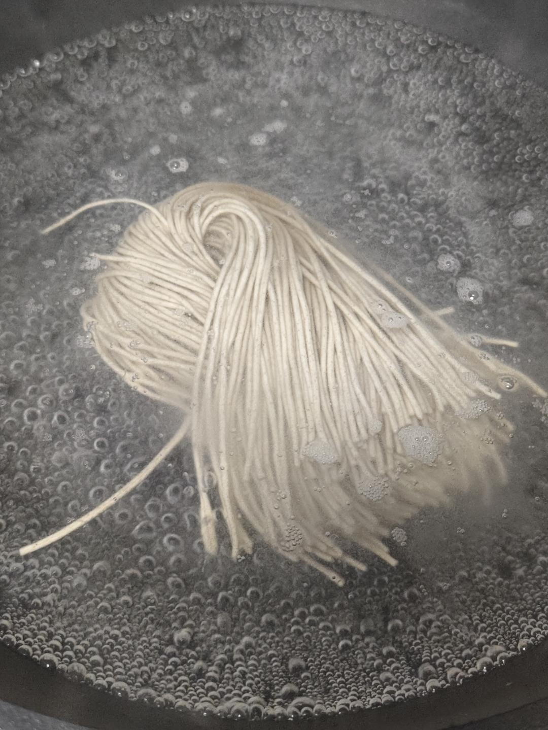 零失败超简单减脂餐黄柿子鸡蛋面的做法 步骤10