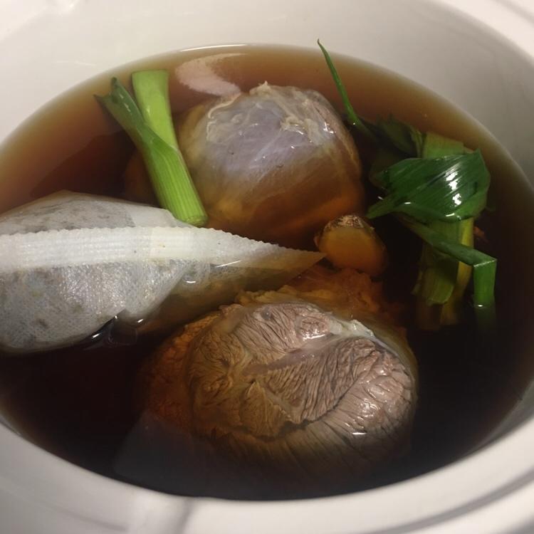 懒人版卤牛腱子肉，增肌减脂餐必备的做法 步骤1