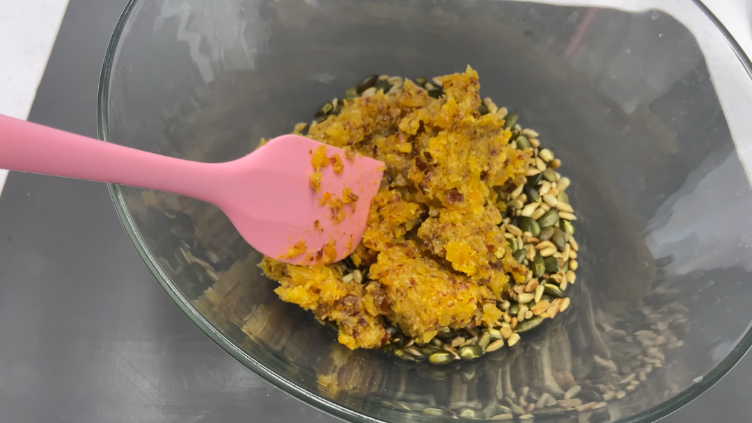 【健康减肥甜点】甜甜的“香肠”能量棒的做法 步骤7