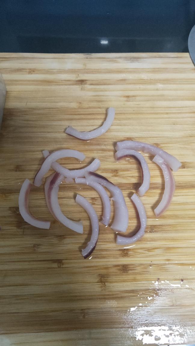 宵夜口味的韭菜花炒虾仁（减肥单身一人份）的做法 步骤2