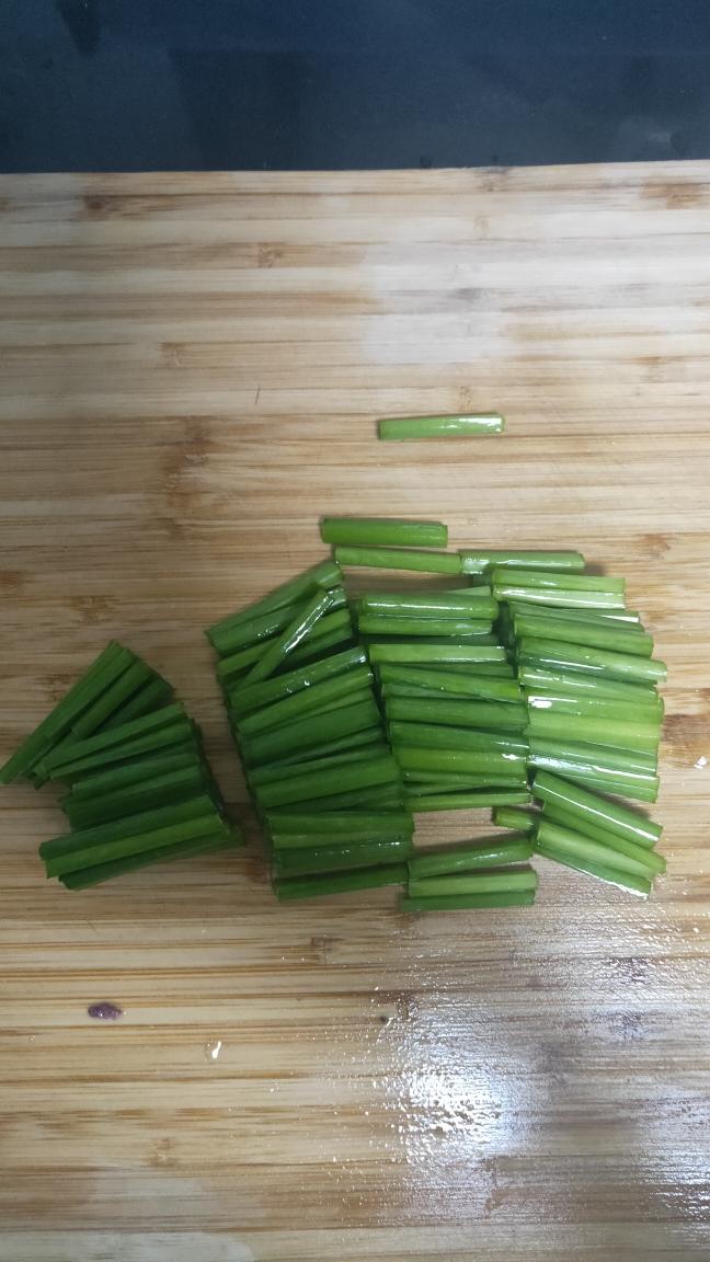 宵夜口味的韭菜花炒虾仁（减肥单身一人份）的做法 步骤10