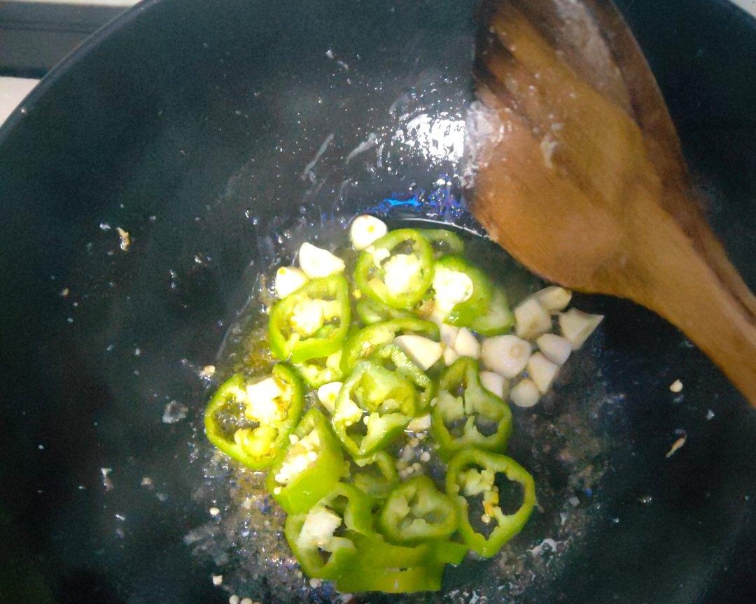 宵夜口味的韭菜花炒虾仁（减肥单身一人份）的做法 步骤16