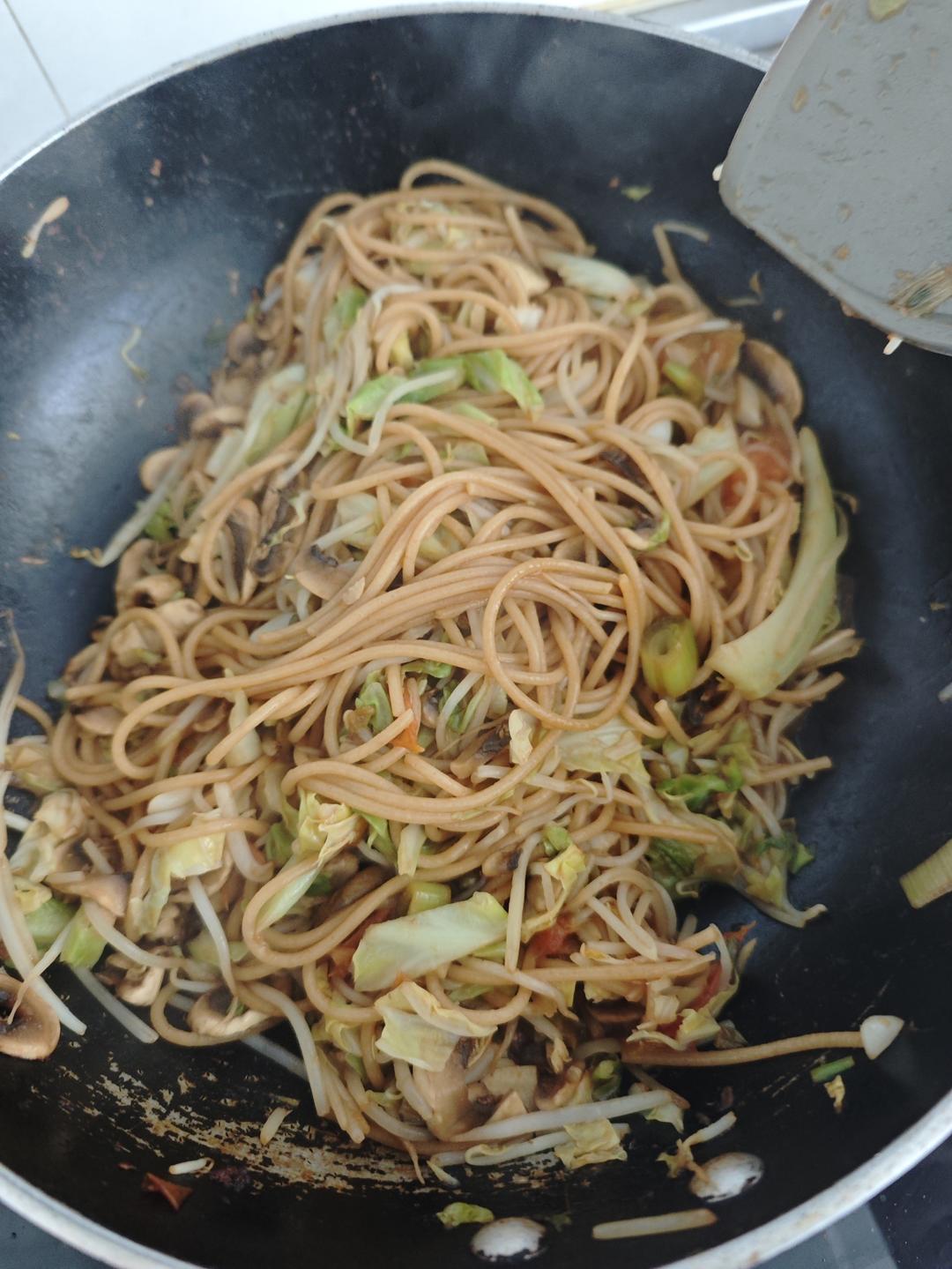 高性价比之减肥版～青蔬炒意面的做法 步骤5