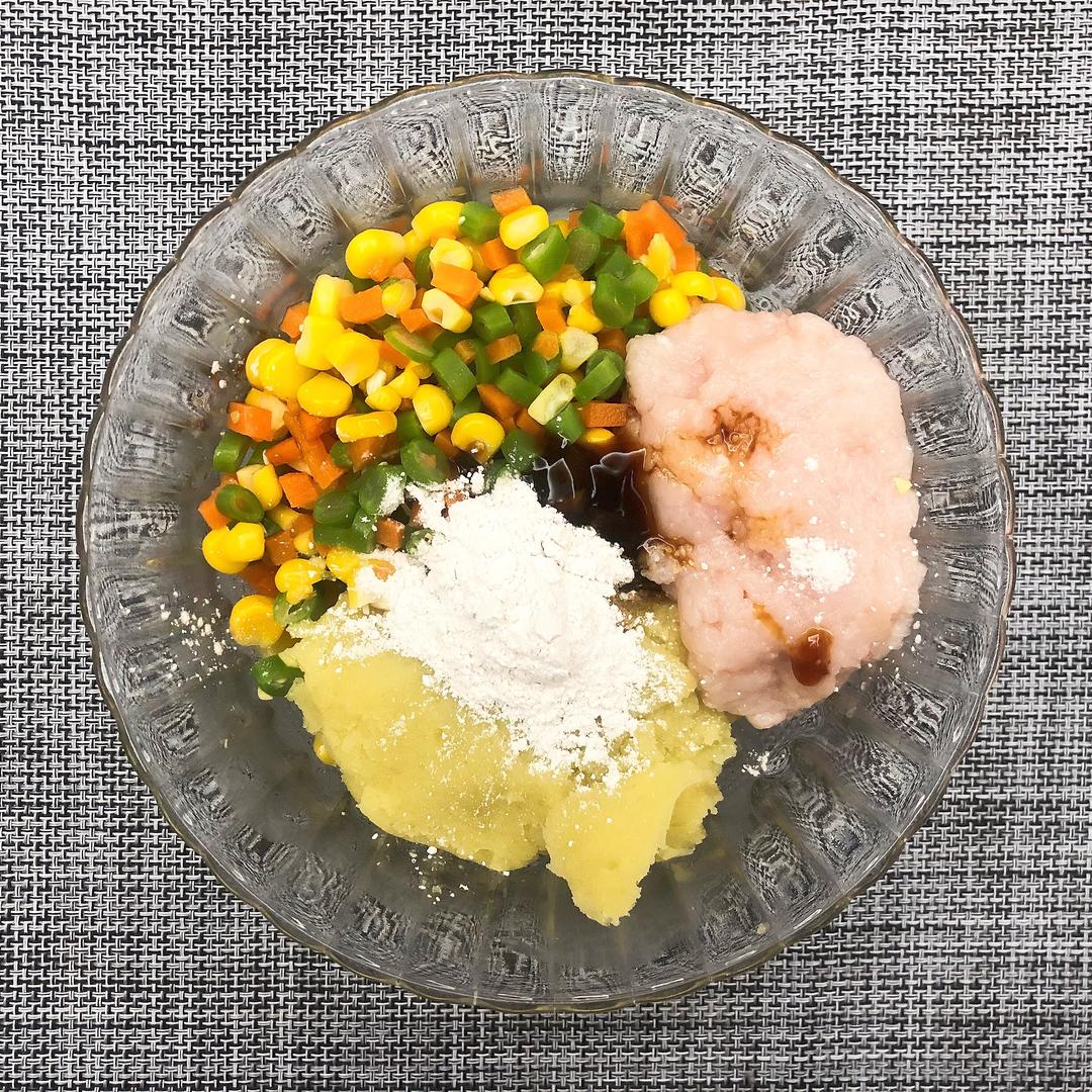 ❤️超饱腹无油版鸡胸肉土豆饼，懒人减肥最爱的做法 步骤3