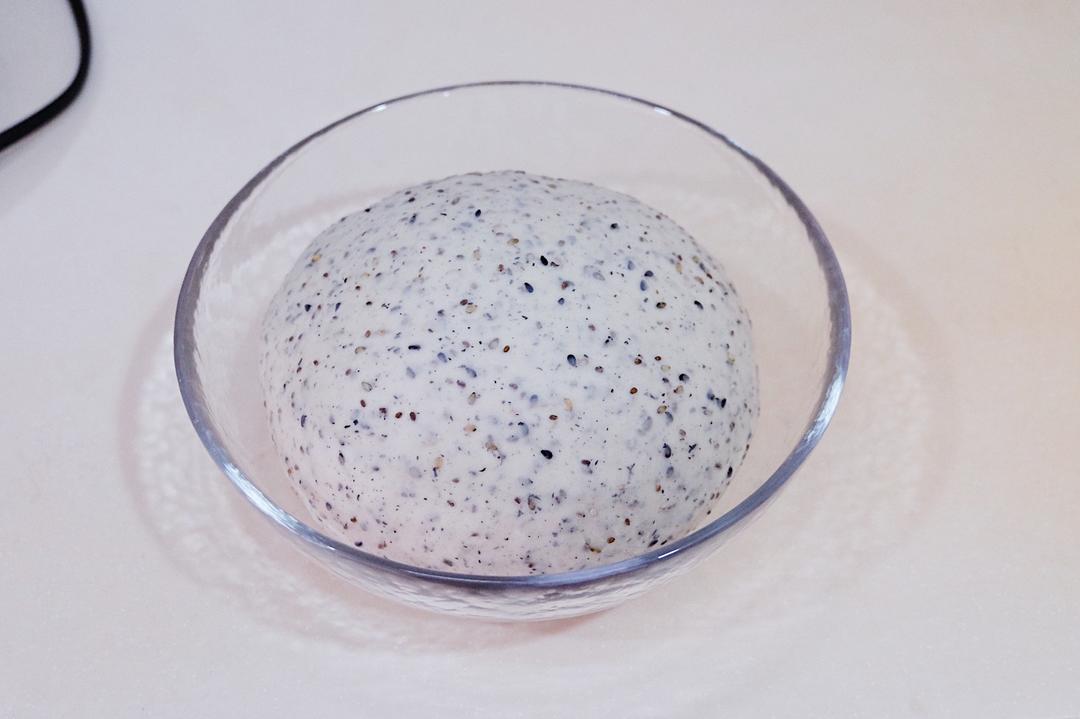 奇亚籽健康欧包_减肥主食的做法 步骤5