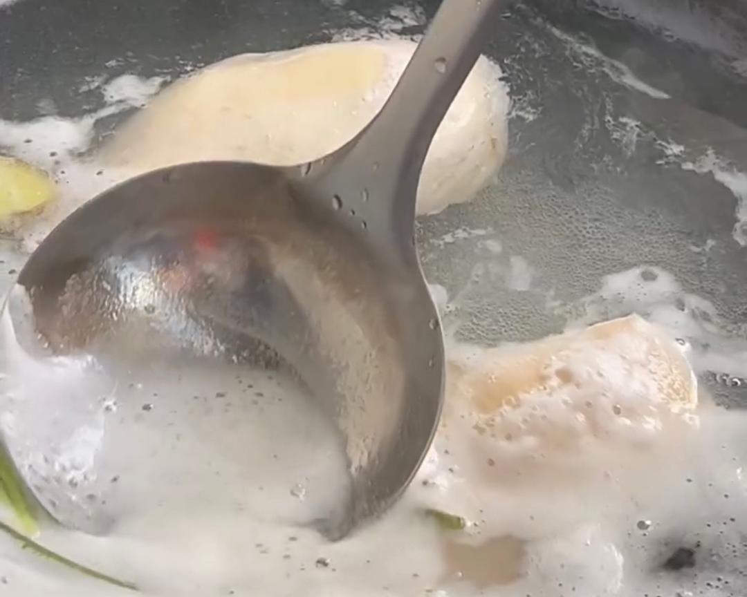 凉拌鸡丝～麻辣鲜香，开胃下饭，高蛋白低脂肪，很受减肥人士喜爱的做法 步骤5