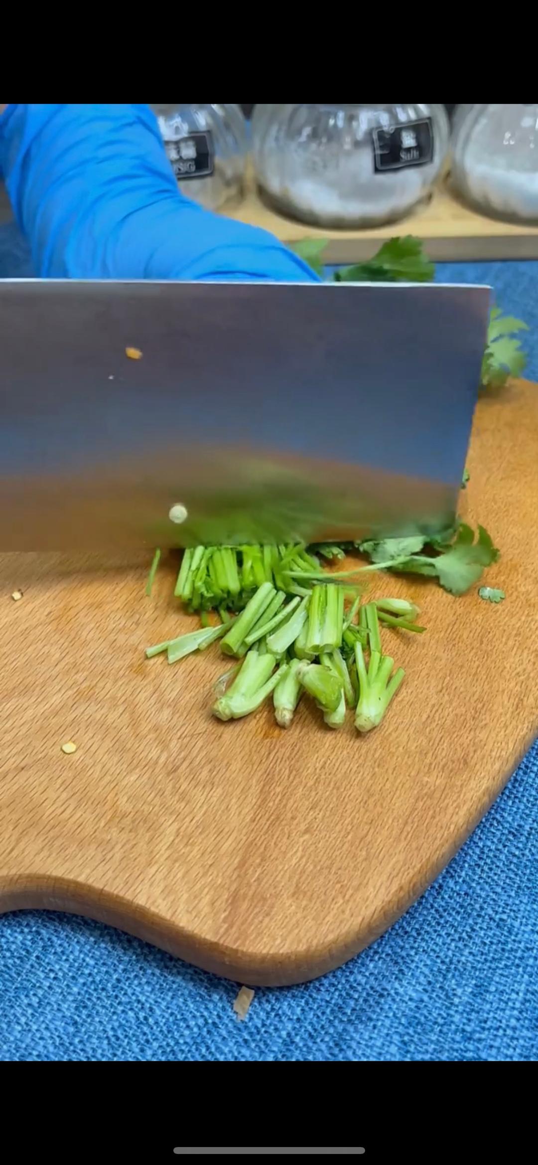 凉拌鸡丝～麻辣鲜香，开胃下饭，高蛋白低脂肪，很受减肥人士喜爱的做法 步骤10