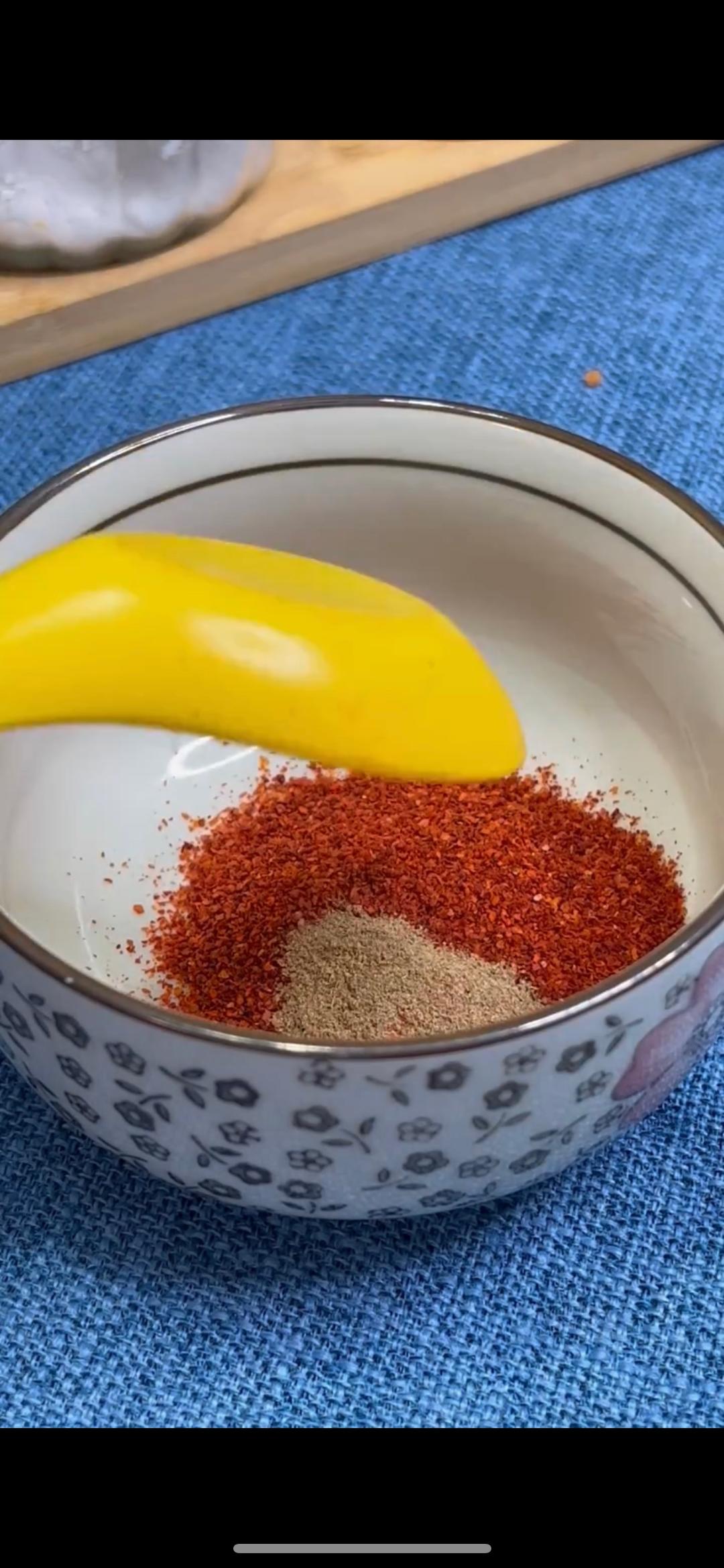 凉拌鸡丝～麻辣鲜香，开胃下饭，高蛋白低脂肪，很受减肥人士喜爱的做法 步骤12