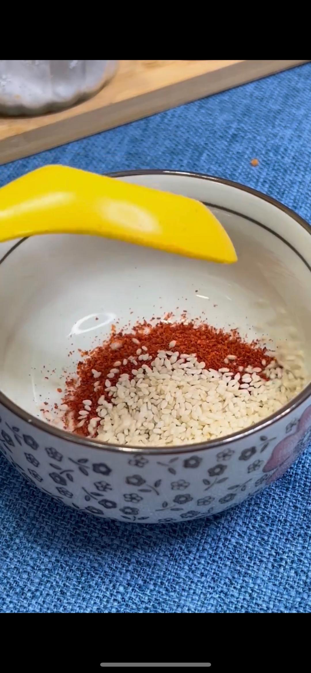 凉拌鸡丝～麻辣鲜香，开胃下饭，高蛋白低脂肪，很受减肥人士喜爱的做法 步骤13