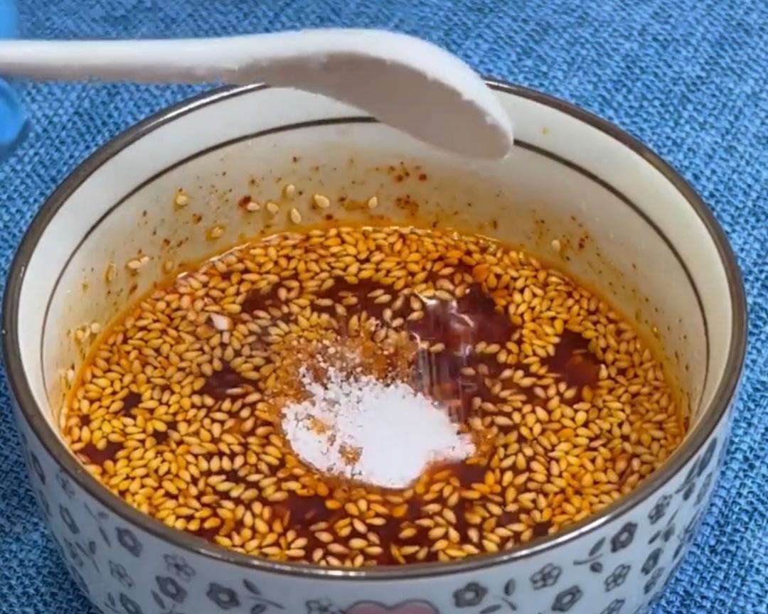 凉拌鸡丝～麻辣鲜香，开胃下饭，高蛋白低脂肪，很受减肥人士喜爱的做法 步骤16