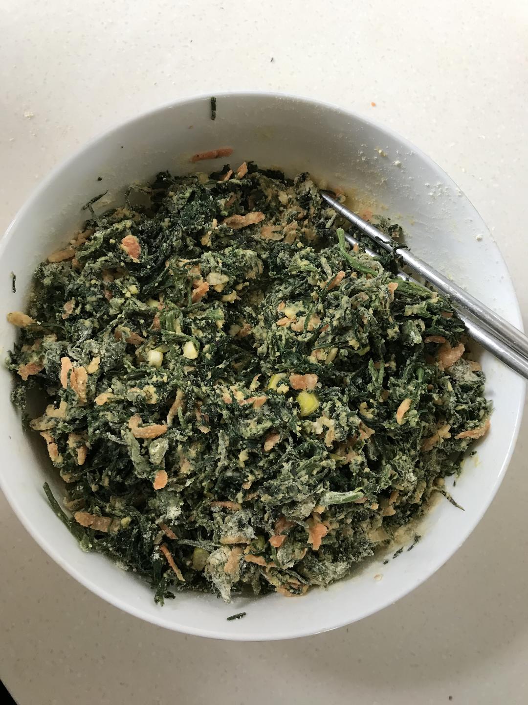 低卡减肥#蒸玉米面野菜&菜团子（手残党也能轻松完成）的做法 步骤2