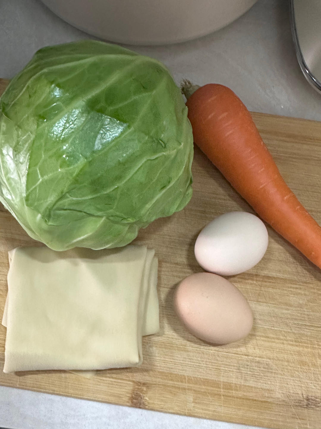 包菜炒豆皮鸡蛋（减脂餐）的做法 步骤1