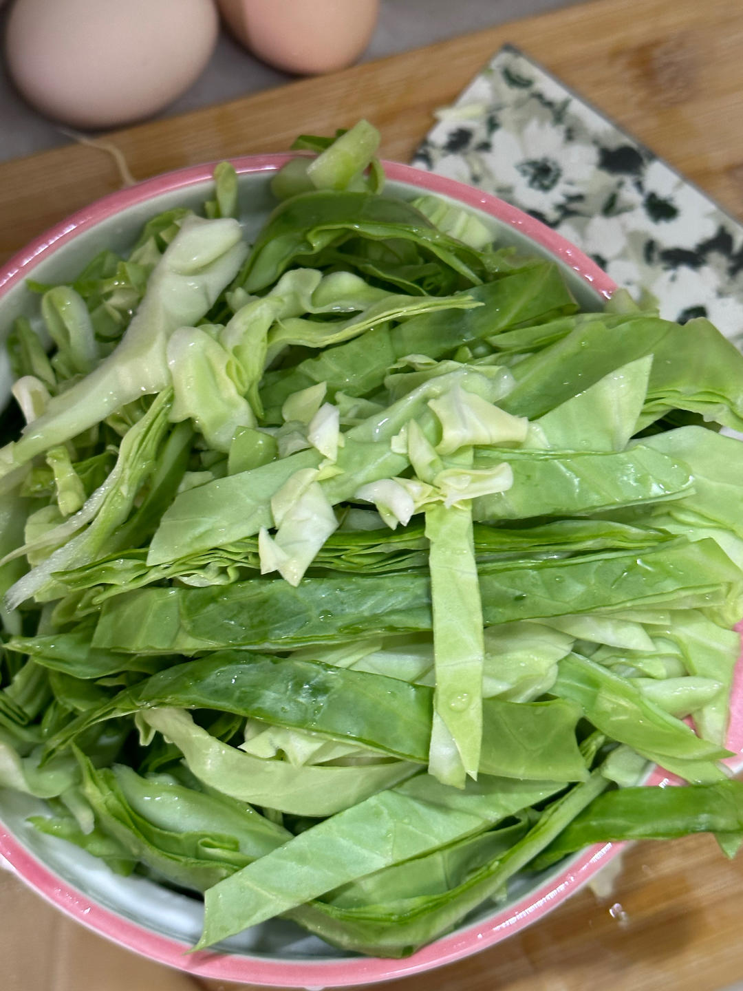 包菜炒豆皮鸡蛋（减脂餐）的做法 步骤3