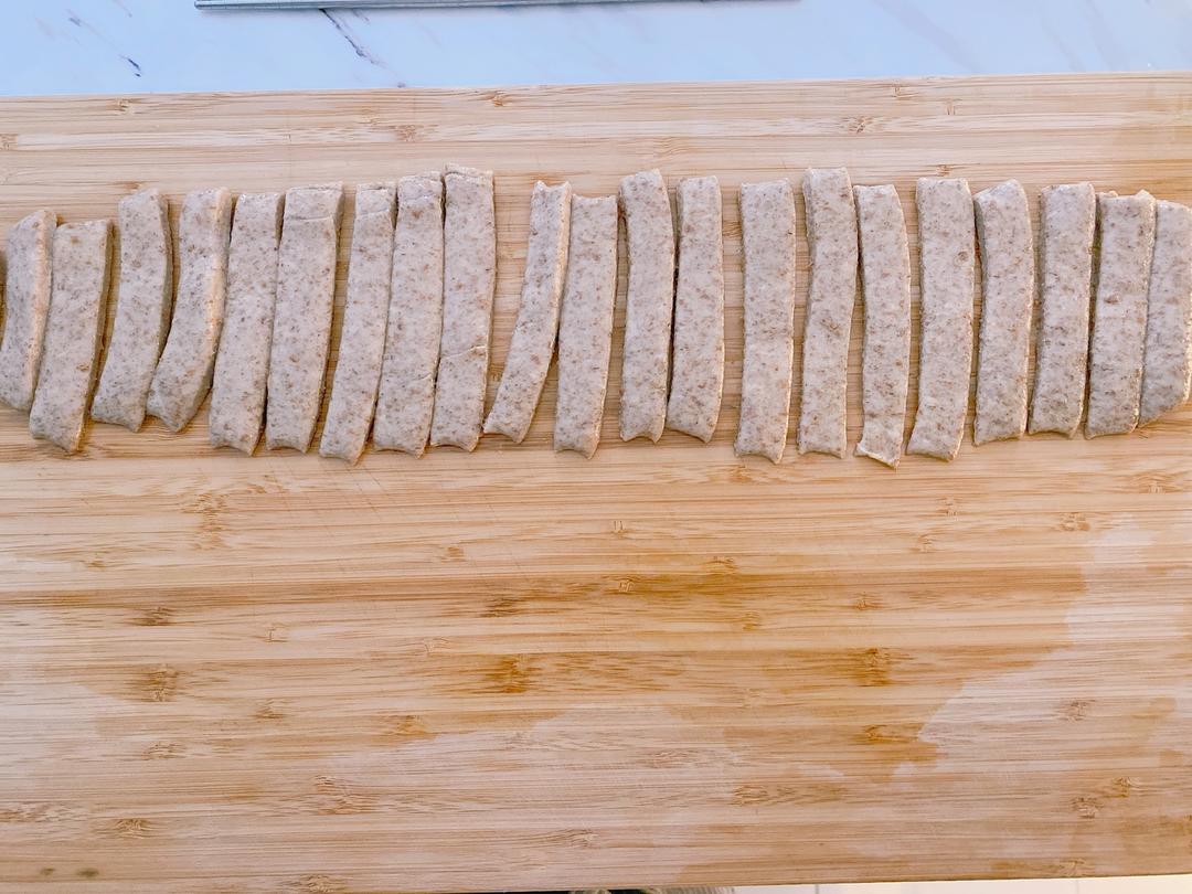 全麦油条 最好的方子 蓬松酥脆 减肥减脂早餐的做法 步骤15