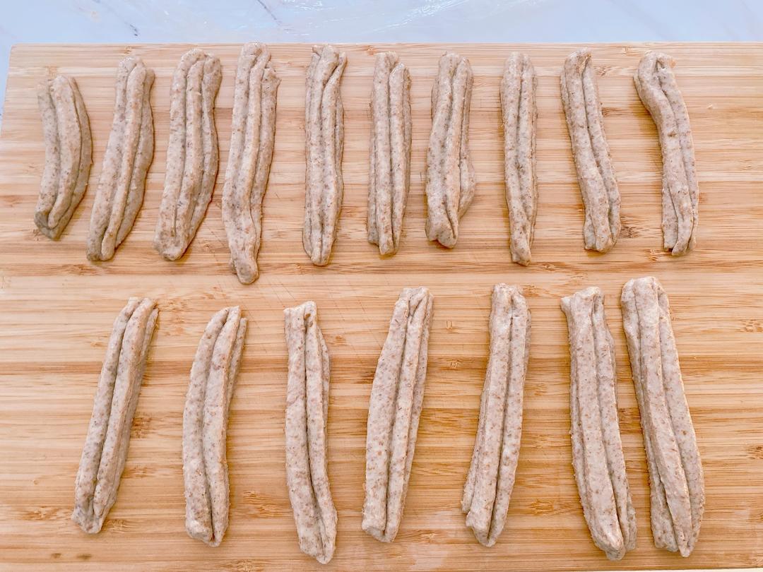 全麦油条 最好的方子 蓬松酥脆 减肥减脂早餐的做法 步骤18