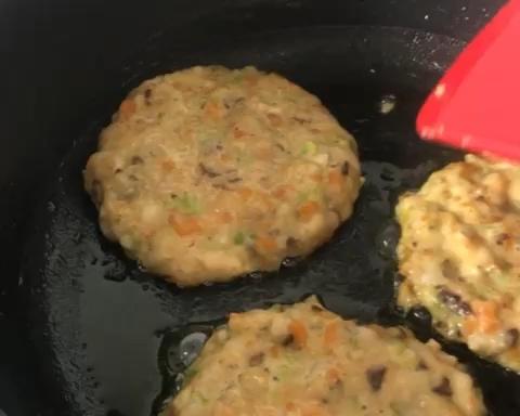 史上最好吃的减脂虾仁（鸡肉）蔬菜饼，低脂低热量，减肥餐必备！的做法 步骤11