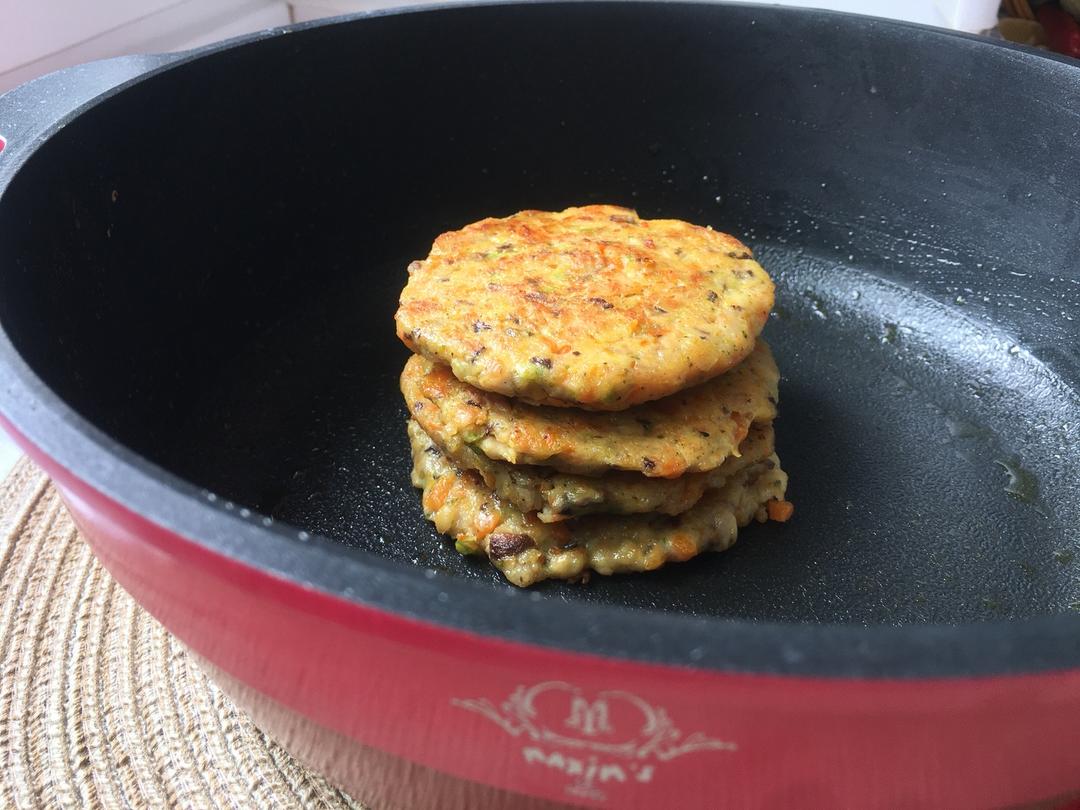 史上最好吃的减脂虾仁（鸡肉）蔬菜饼，低脂低热量，减肥餐必备！的做法 步骤12