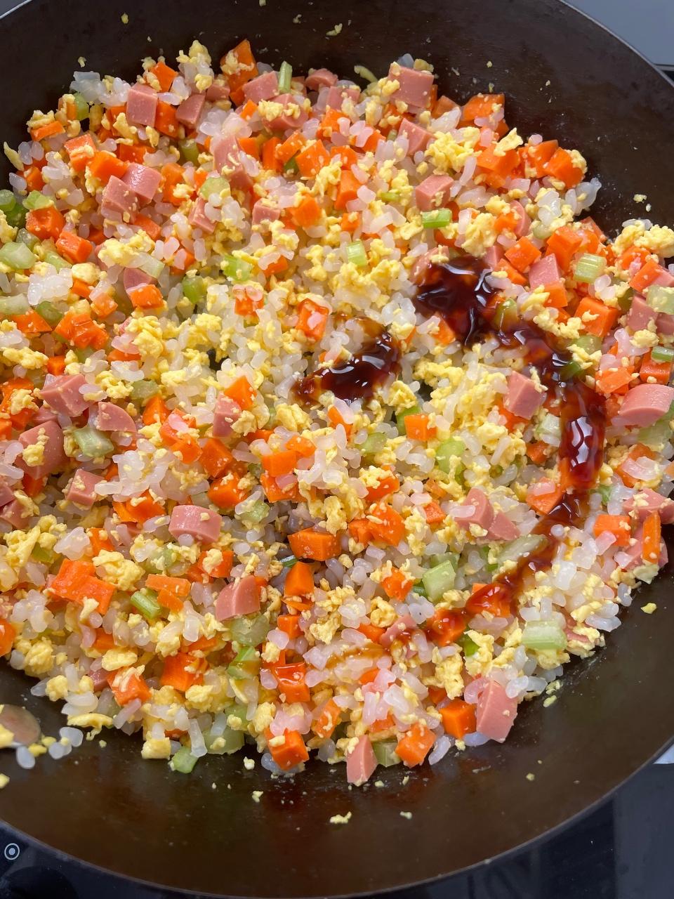 有滋有味减肥餐～低脂又可以过足瘾的魔芋米炒饭的做法 步骤6